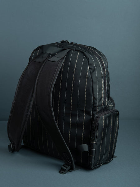 Mochila lineas flores